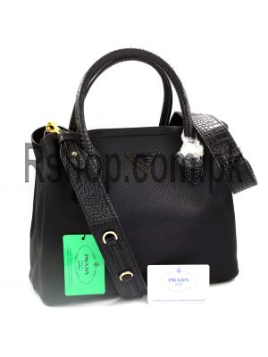Prada Ladies Handbag ( High Quality )